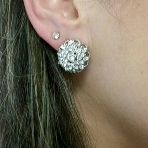 Round earrings